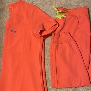 Figs Scrub Set (Limited Edition Coral)